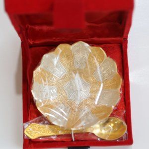 NWT Metal carved Bowl & Spoon in Gold & Silver